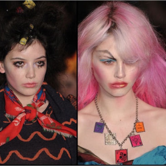 Vivienne Westwood Rare FW11 Runway Stamps long Necklace – RARE - Collector - Picture 4 of 14